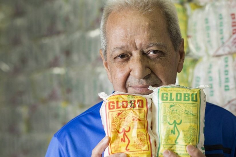 Vendedor de Biscoito Globo nas praias do Rio