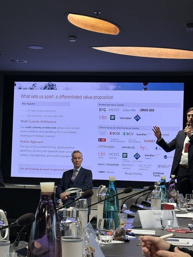 Painel internacional sobre bancos privados suíços
